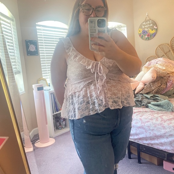 Lace Ruffle top - Picture 2 of 6